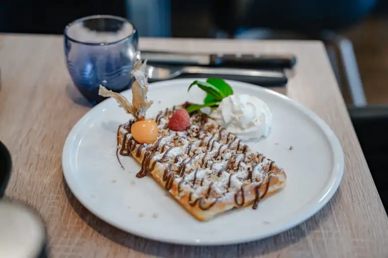 Belgische Waffel im Deli Café von Pasta König im Hochrhein-Center Rheinfelden