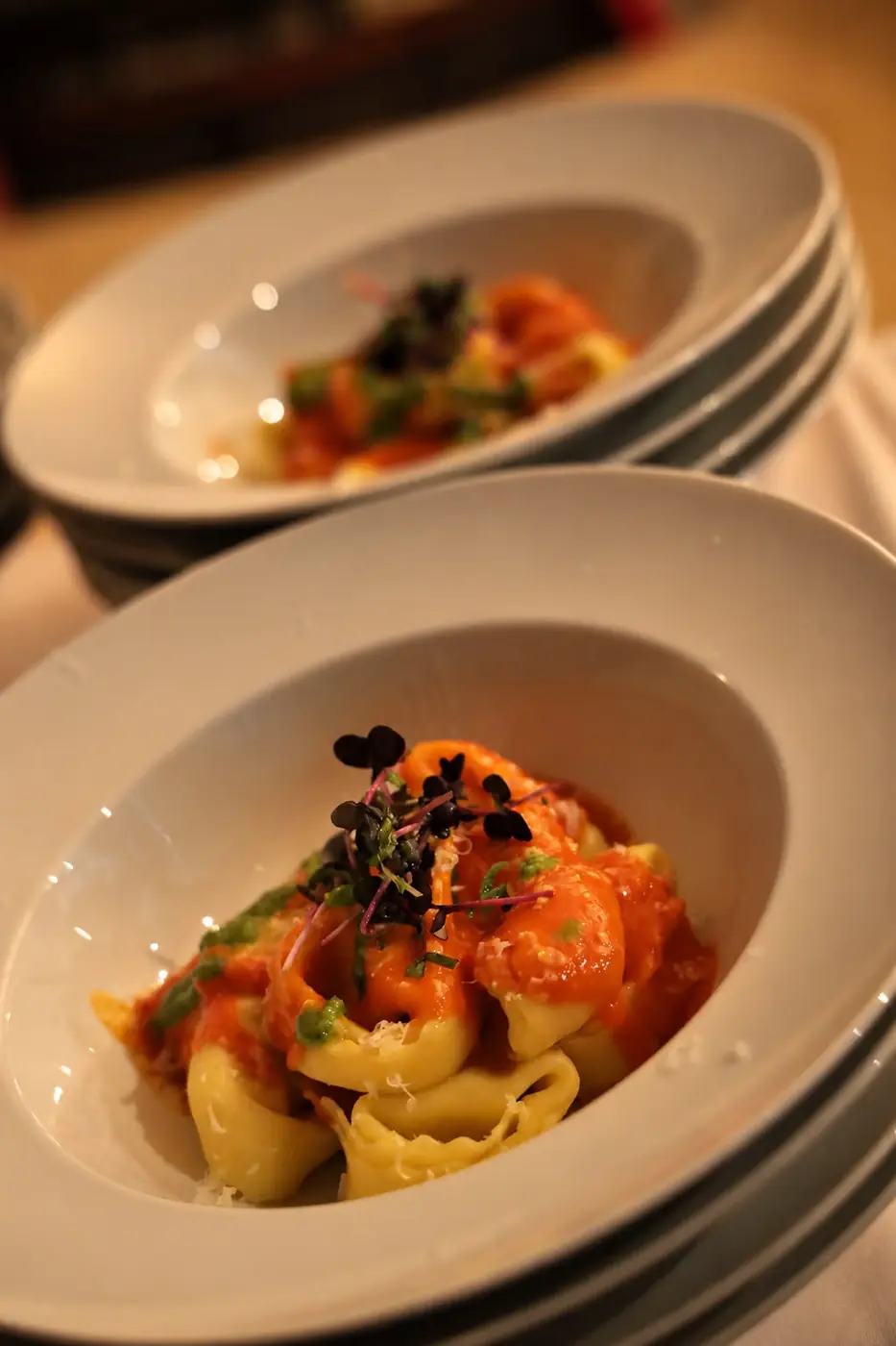 Pasta-Gang in tiefem Teller