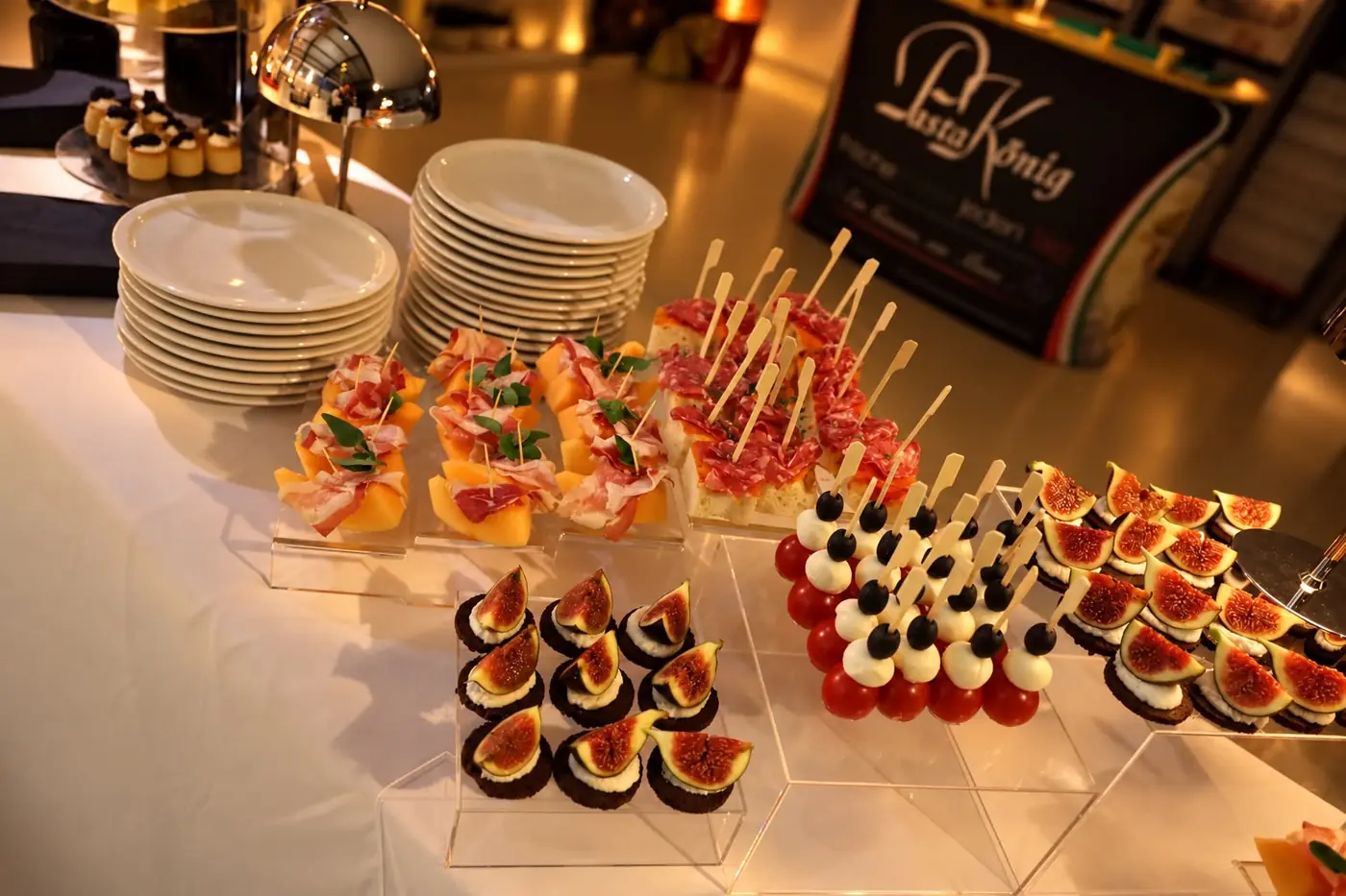 Fingerfood- und Dessert-Buffet